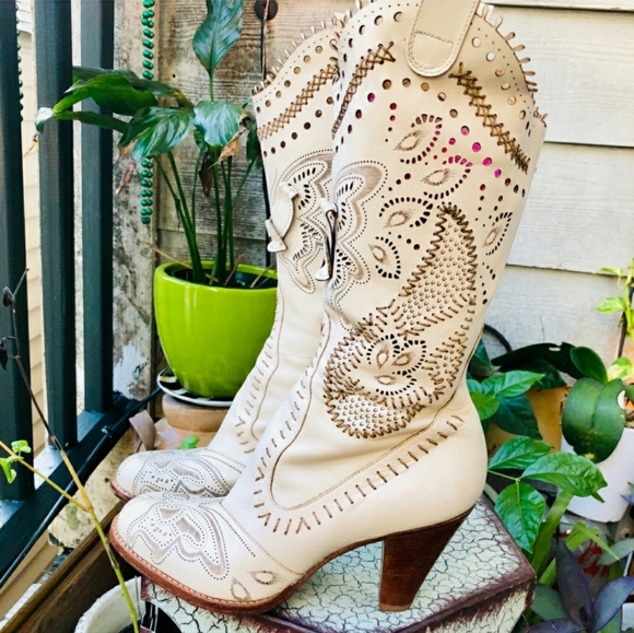 Vince Camuto ivory leather cutout butterfly tall cowboy western boots 8.5 - Picture 5 of 9